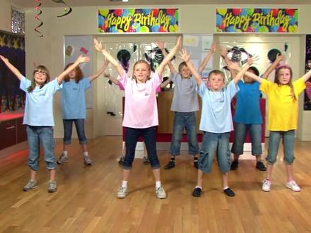 Warm up 热身歌曲。大朋友小朋友都超爱的热身歌曲。##少儿英语#英语儿歌 #英文歌曲 #英语启蒙