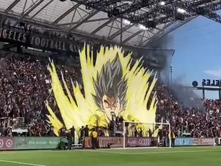 赛亚人登场 !美职联决赛上升起龙珠TIFO