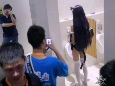 泰国人妖如何上厕所呢,他们是去男厕还是女厕呢#看世界 #世界杯 #抖音看世界 #奇闻奇事 #科普 @DOU+小助手