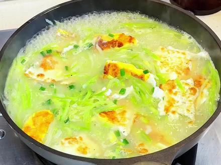 #真实生活分享官 平台期大餐后可以试试这个萝卜鸡蛋汤,汤先味美,低脂低卡好喝还掉秤#低卡低脂餐 #强烈推荐 #自律减脂健康餐 #变瘦变美健康减脂