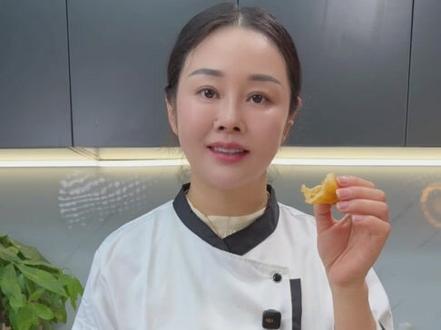 闻着就香,这外皮的口感还是特别的酥脆#美食 #强烈推荐美食 #美食教程 #抖音美食创作人 #抖音美食推荐官