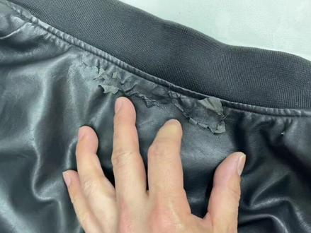 衣服爆皮了,可以这样修#皮衣掉皮修复 #皮衣领子掉皮怎么修复