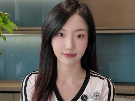 国投白银LOF补偿方案正式启动 #燃起来了大国重器 #春节世界观察 #新年囤点专业货 #财经 #白银基金