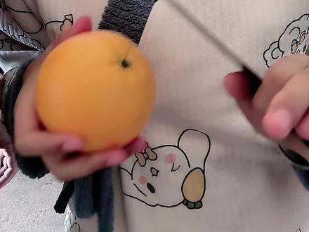 演示一下我妈是怎么剥脐橙的#赣南脐橙