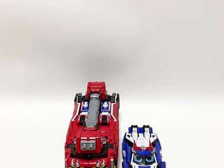 炫卡斗士W 炫蓝巨狮王合体展示