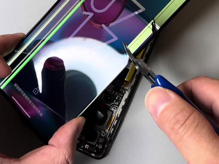 手把手教学换外屏,摩托罗拉X30维修换屏之翻车系列#手机维修#手机寄修#摩托罗拉手机维修换屏