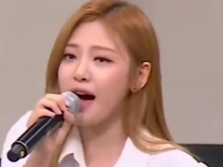 邓紫棋与宁艺卓的梦幻联动,当年那个12岁唱《泡沫》的小女孩,已经成长为在舞台上闪闪发光的歌手了