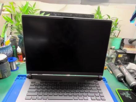其实修电脑如果换显卡换CPU,有的时候真不建议。像这种机器,如果CPU显卡坏了,可以直接换主板与CPU稳定。#笔记本交换主板 #主板交换 #华硕笔记本主板交换 #华硕笔记本维修 #主板芯片级维修