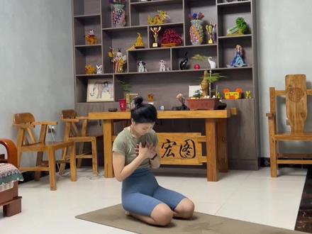 《学不会》
——林俊杰
从主歌娓娓道来,到副歌的歇斯底里,让人的心情跟随他的歌声被带入到歌曲的本身。
序列原创者:小U@如·瑜伽-小游
#音乐流 @如·瑜伽普拉提
#运动 #瑜伽 #热门音乐🔥
#抖音全民健身计划