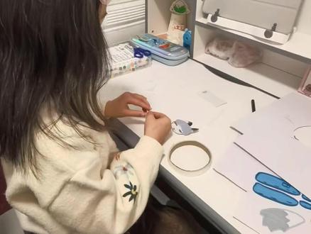 今天出一个详细版眨眼纸片人教程,大家快来一起做吧#可动纸片人教程 #眨眼纸片人