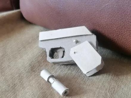 手工纸板制作迷你特工手枪🔫
斯程作品31
2022.2.4