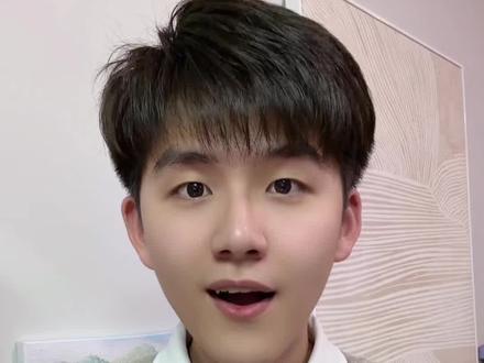 知识年终盘点丨2025年最喜欢的一个梗,爱你老己!#爱你老己 #作文素材 #青年创作者成长计划 #盘点爱你老己背后的心理学 #抖音知识年终大赏