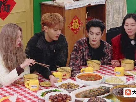 #张凯丽 现场干醋,“喝了贼舒服”~#宇宙闪烁请注意