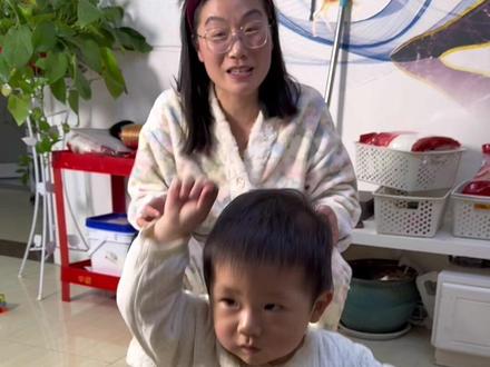 #记录真实生活 一岁的宝会跳大花娇