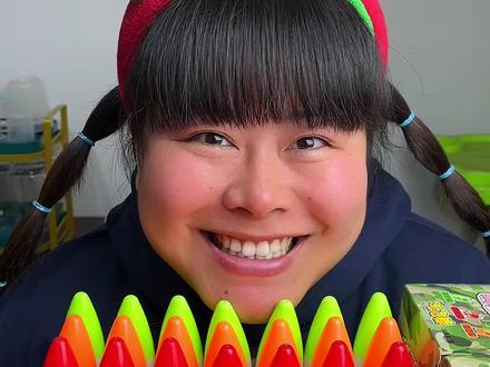 今天我们来吃糖果火箭车和糖果加油站 #美食 #零食 #糖果 #零食推荐 #童年记忆小零食