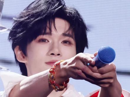 情歌对唱吗?那还说啥了,余鲨99吧
#余宇涵 #粉丝合唱