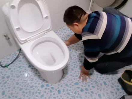 坐便安装教程
以后在家自己也能安装和维修
关注我家庭水电卫浴安装维修不迷路