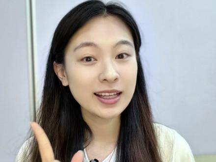 安卓出国上网,原来这么方便! 每次出国旅游,还在担心一下飞机就没网吗?✈️📱
其实,OPPO,一加,vivo,荣耀,手机自带「国际上网」功能!
不用换实体SIM卡,直接在手机内置APP购买流量套餐,落地即可联网,真的超方便~
📲 使用方法超简单:
1️⃣ 打开手机
进入【设置】-【移动网络】-找到【国际上网】服务
2️⃣ 选择目的地
根据出行国家或地区,选择适合自己的流量套餐
3️⃣ 落地一键启用
到达海外后,点击启用套餐,马上连接当地网络,全程无需换卡,也不会产生额外国际漫游费用🛜
🌍 覆盖上百个国家和地区
欧洲、日韩、东南亚、港澳等热门旅行目的地都支持,还有多地区通用套餐,跨国旅行也能轻松使用~
✨ 更贴心的是:
如果忘记提前购买套餐也不用担心!
手机落地后会自动识别已到达海外,还能领取 100MB 免费应急流量 🎁
应急使用完全够用,再也不用担心一下飞机就"失联"啦~
🎉 限时福利别错过!
即日起至 8月31日,还有超值优惠活动!
超多热门地区都有优惠流量套餐,有出境计划的小伙伴一定要提前看看!
⚠️ 茶茶的小提醒:
不同品牌手机,出境上网服务名称可能会有所不同哦~
📱 OPPO / 一加:逍遥游
📱 荣耀:环球行
📱 vivo:出境上网
以后出国旅游,不用再担心落地没网啦~
赶紧把这个隐藏功能分享给身边也在用安卓手机的朋友吧!🌏💕
#红茶移动 #出境上网 #国际上网 #安卓手机隐藏功能 #手机技巧