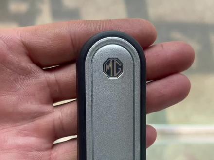 名爵车钥匙更换电池方法#纽扣电池 #汽车钥匙电池 #价格实惠质量好