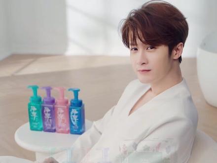 净享未来沐浴科技,
让每一次沐浴,都是一次愉悦的体验。
@檀健次分享沐浴灵感——净享四季之美!
#檀健次为蓝月亮净享沐浴全球代言#蓝月亮#净享#泡沫沐浴露#檀健次蓝月亮净享全球代言人