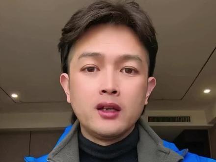 安吉娜和多肉又出发了,这才安吉娜能顺利回非洲赞比亚的家吗?先顺利到上海登机吧,不要又出问题。摄影师挺专业,会跟着去吗#安吉娜 #老表 #多肉 #回家 #先生六十