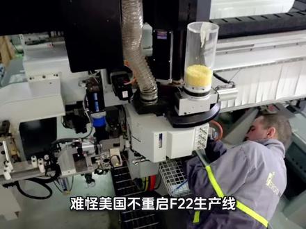 这几天“斩杀线”这个词在网络上爆火,甚至惊动了美国媒体。近日美国《新闻周刊》就发表了题为《美国“斩杀线”在中国疯传》的报道,然而令人感到意外的是,这次美国媒体并没有完全否认“斩杀线”这个词,而是在一定程度上承认了“斩杀线”的存在,表示中国有着更低的住房成本和更强大的家庭支持,这让美国面临的困境相比之下显得更加严峻。
美国媒体援引金融服务机构的数据称,目前约有67%的美国人入不敷出,接近60%的美国人无法承担1000美元的意外支出,对于总收入低于10万美元的家庭来说,一旦出现失业、生病或者离婚的情况,就很容易陷入危机。
对于只熟悉中国社会救助体系的国人来说,美国的“斩杀线”听起来有些危言耸听,但这却是客观存在的,只不过在美国并不叫“斩杀线”,而被称为“Asset Limited, Income Constrained, Employed”(资产有限、收入有限、有工作),简称“Alice线”,特指那些没有应急储蓄的收入略高于联邦贫困线的家庭,没有出现意外的时候,这些家庭的日常生活看起来比中国普通家庭要富足,住的独栋独院的房子,每天能吃更多的肉食,家家户户基本都有车。可是一次2000美元的救护车费或者医疗账单就会触发连锁反应,导致信用破产、交不起房产税等强制税收后而失去住房。最近就有美国媒体报道称,一名年薪45万美元的高级软件工程师,仅仅半年就变成了流浪汉,在出现财务危机的情况下,美国中产变成流浪汉的平均时间为3.5年,硅谷精英最快半年。
而美国的制度又跟中国不一样,在中国哪怕你破产了或者欠了银行一大笔钱,只要房子是债务人与家属唯一基本生活居所,且面积、价值符合当地生活保障标准,法院通常不会拍卖,让你不至于变成流浪汉。只要你安心打工还钱,银行也不会将你所有的工资都拿去抵债,而是留一部分用于维持最低生活开销。在中国相当于有了“锁血挂”,只要你会开口求助,政府能保障你的温饱。
可在美国情况就不一样了,只要过了斩杀线,不管你是精英白领还是卖力的蓝领,不管你是白人还是黑人,运气不好没撑过财务危机都有被斩杀的风险,变成流浪汉后就只能学“金牌讲师”那样到处领救助餐了,在美国没有房子意味着正式工作都不好找,这辈子就基本陷入死循环无法翻身了。可是就美国那个治安环境,无家可归意味着什么懂得都懂,美国流浪汉大多不是被饿死的,而是死于吸毒、抢劫、酗酒、寒冷、卖血甚至是器官贩卖。