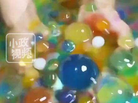 10月31日(发布),湖北武汉 。14岁男生将水宝宝塞进尿道,最大的足有鹌鹑蛋大小。专家:要高度重视儿童玩具的安全性。关注👉@小政视频 #湖北dou知道 #抖音小助手 #水宝宝 #玩具 #儿童安全 (来源:@极目新闻 )