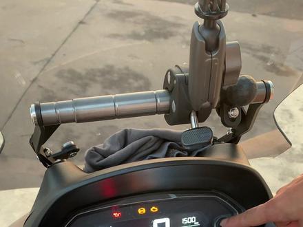 豪爵UHR150机油灯亮如何清机油灯如何调下次保养公里数#豪爵uhr150 #爱机车爱生活 #摩托车 #踏板 #保养