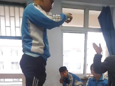 空中落下来的鸡蛋会不会碎#物理实验 #校园