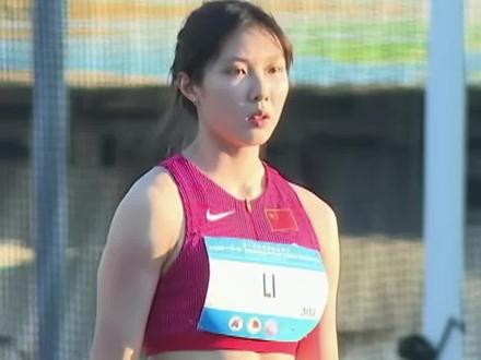 #全国田径大奖赛 重庆站-亚洲跳跃锦标赛女子三级跳远,@李艺🌈 大帝两跳跃过14米,最终14米16夺冠并创造PB、MR,成为现役选手中谭秋娇、曾蕊之后的第三人,并达到了亚运会的选拔标准。
#田径说一哈 #田径 #三级跳远