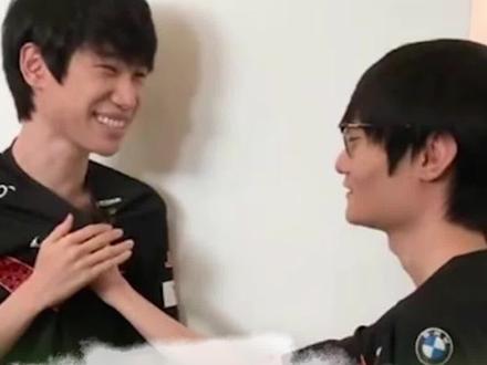 Doinb小天互动穿帮,原来都是剧本 #doinb #英雄联盟 #lpl #fpx #fpx小天