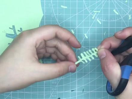 #创意美术 #亲子时间 纸雕不容易,好费劲,手都要断了,成品美到你了吗?如果有,给个小心心吧~@抖音小助手