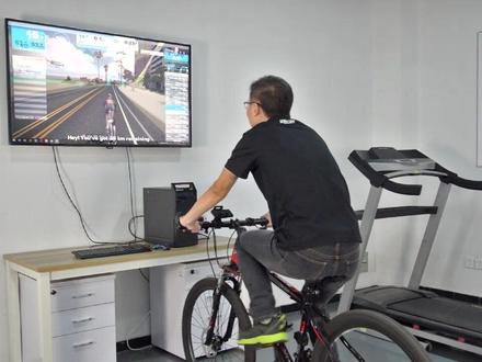 操作演示#踏频传感器 & #心率臂带 通过ANT+ 无线连接 Zwift 进行骑行训练 #骑行