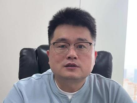 用中国 2 毛钱的电,做出欧美 400 块的生意。
2026 年 Token 出海的底层逻辑,我用大白话一次性讲清楚。
Token 不是电,不是服务器,也不是软件,而是按 Token 计费的云算力使用权。
电不出国,算力不出国,通过网线把算力使用权卖到全球。
普通人也能参与的简单路径,讲透逻辑,不玩虚的。#行业大揭秘 #行业冷知识科普 #就想说点大实话 #商业思维 #AI