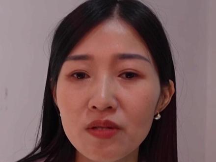 生活在福建莆田的芊雅 ,历经十余年寻亲,11月23日终于跟分别四十年的亲生父母在浙江温州,再度重逢。(来源:平阳融媒)