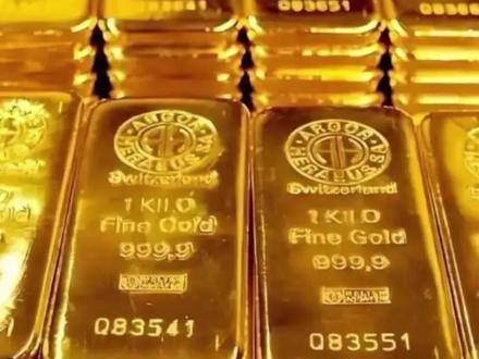 易方达黄金LOF今起暂停申购#热点 #易方达黄金 #基金 #易方达黄金主题LOF暂停申购