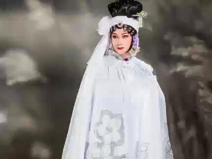 沉痛哀悼李蔷华先生千古。#让世界充满和平大爱 #愿众生平安吉祥 #让世界充满爱 #吴氏青衣