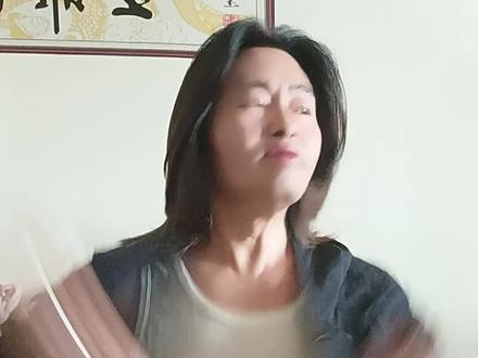 a邓金洪㇏大成哥㇏都在网络上要饭,非要斗个你死我活,情绪放平稳一点,说话做事留条后路?网络不是法外之地,不听艺歌一句实言,早晚还得去吃大白菜?