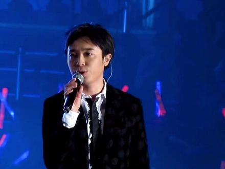 “心里的伤 无法分享”
#苏打绿 #我好想你 #吴青峰