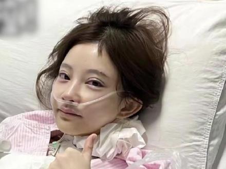 千万网红冯提莫正式复播,本人回应因癌症复发停播 #大河深一度 #冯提莫 #千万网红冯提莫复播