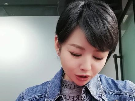 你们知道羽绒服领子下面的布块是做什么用的,如果你收到的衣服没有布标和吊牌,这才是源头厂家的货