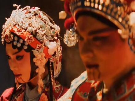 ENEMY 沾了血的箭拔不出来了,因为那不是消灭,是镇压。忠烈之血可镇邪祟,曾以血躯镇邪祟,今用残念镇自己,英雄最后还是英雄。既为他们的牺牲难过,也为作者的用心感动。#ENEMY民国篇@夏天妹妹 @煎饼果仔(张问初)