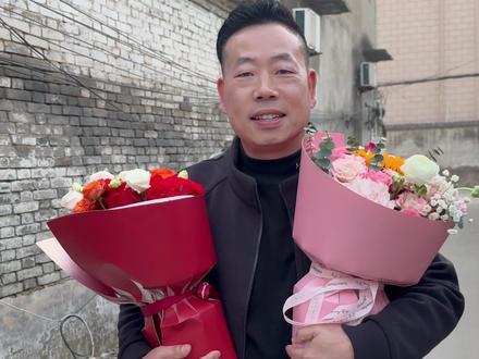 #记录真实生活 #日常vlog 情人节送花,一束送给妈妈,感谢妈妈的养育之恩;一束送给闺女,感谢闺女这么多年跟着我颠沛流离,无怨无悔;一枝花送给自己,希望2026爱自己多一点!#过年 #情人节 @孩子乖乖村掌(大舅)