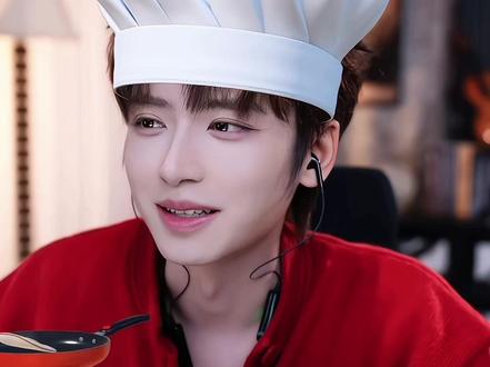 你总笑着说出最不舍的话 也总是说要让我们好好爱自已 #皮皮皮皮朱 #皮皮皮皮朱的直播录屏