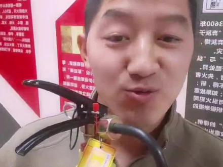 #真实生活分享计划 二氧化碳灭火器没有压力表?你们注意了吗?#生活改变 #告别枯燥讲解