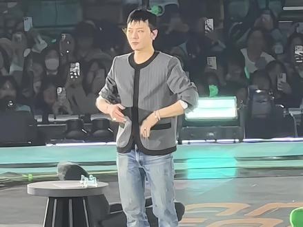 刀马,刀马,刀到了权志龙,啊………#权志龙 #权志龙首尔见面会 #权志龙见面会复刻Who #权志龙把所有热门舞cha了一遍 #权志龙跳刀马