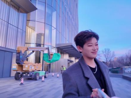 和很好的朋友一起 看到了很好看的晚霞#五颜六色的世界 #闺蜜 #随拍