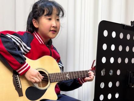 #吉他弹唱 #世界和平 #mom 愿世界和平,我们都能在妈妈身边