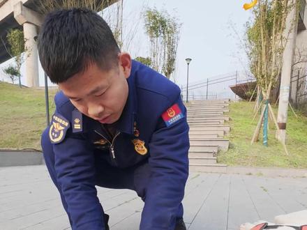 重庆消防汪汪队拜年团已上线!(结尾有惊喜)→#春节 #搜救犬