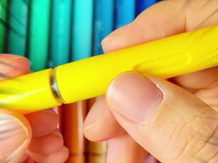 挑战用丙烯马克笔画一本翻翻乐!今天画可爱樱桃马卡龙!可爱食物简笔画!#画画 #翻翻乐 #丙烯马克笔 #简笔画 #一起学画画